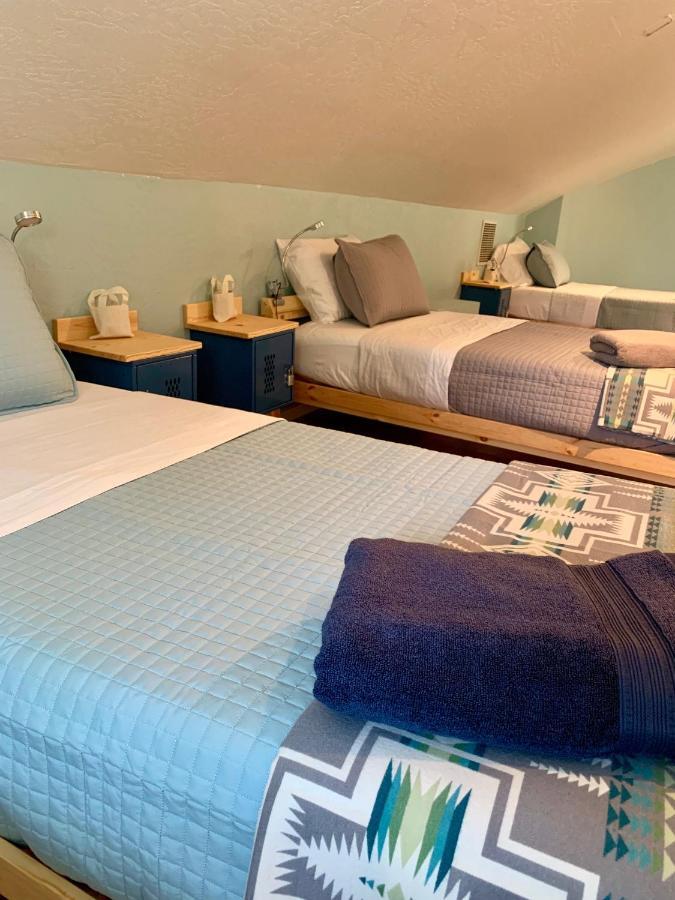 Riverpath Inn Юджин Экстерьер фото